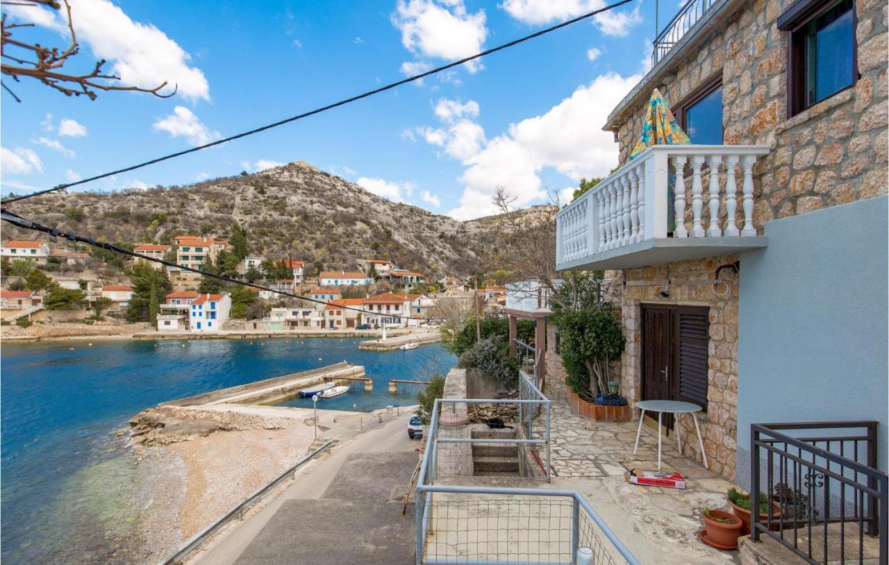 Cozy Apartment In Starigrad With House Sea View Екстер'єр фото