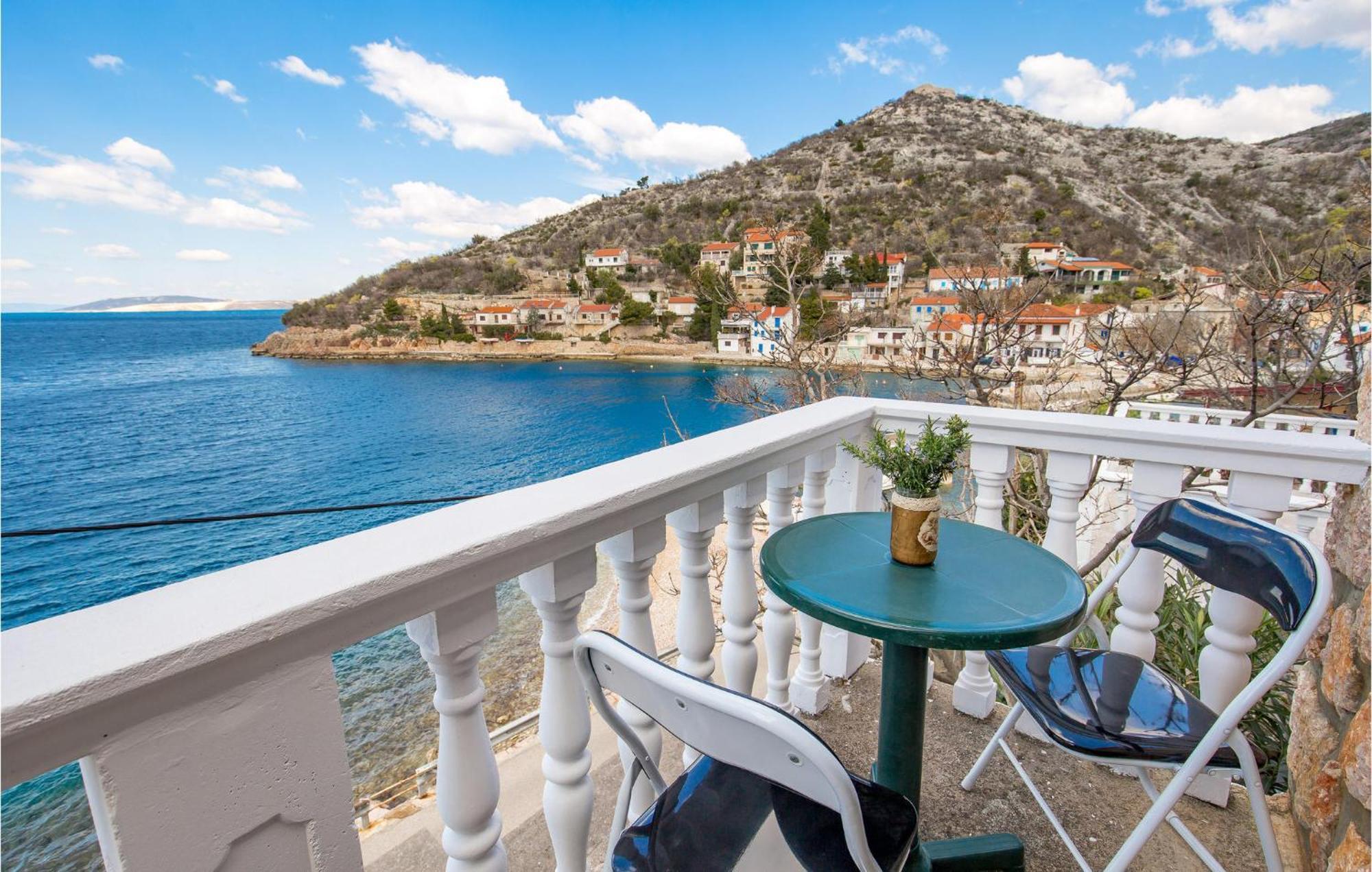 Cozy Apartment In Starigrad With House Sea View Екстер'єр фото